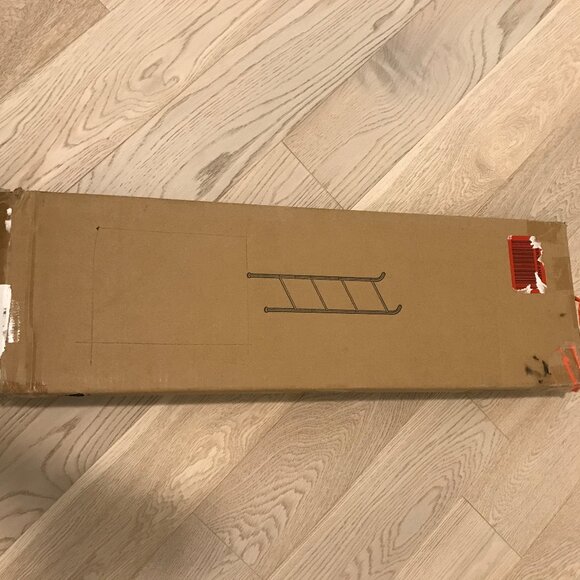 White metal towel ladder - New (Open box) - Picture 11 of 13